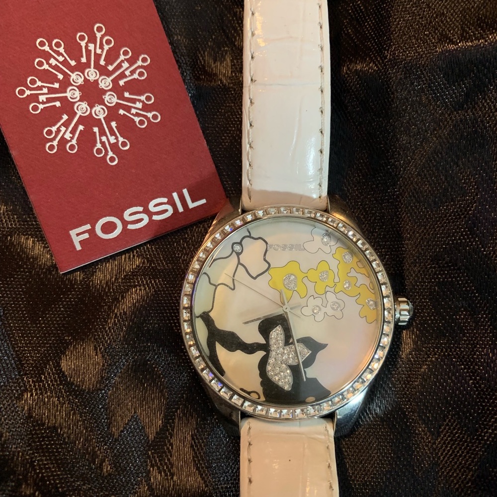 Fossil Ladies Watch Crystal Accents Bezel White